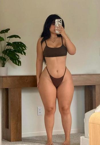 Valentina, 27  female escort, Dayton