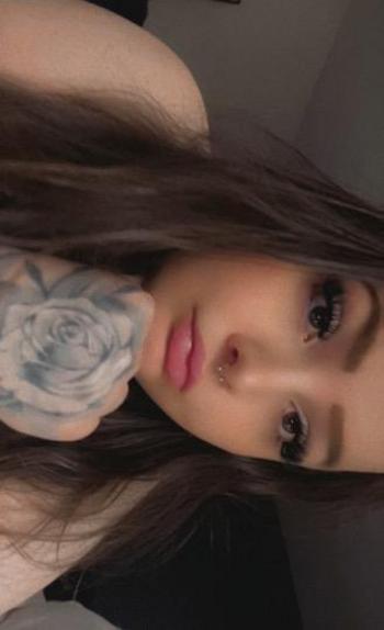 Zoey, 23  female escort, Dayton