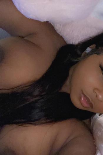 Li Drai, 23  female escort, Dayton
