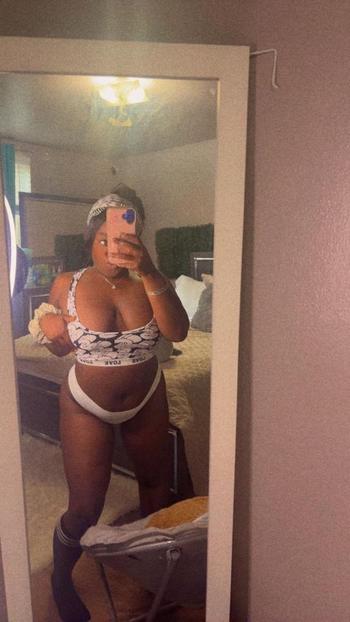 Cloudy, 27  female escort, Dayton