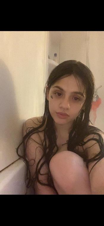 Molly, 21  female escort, Dayton